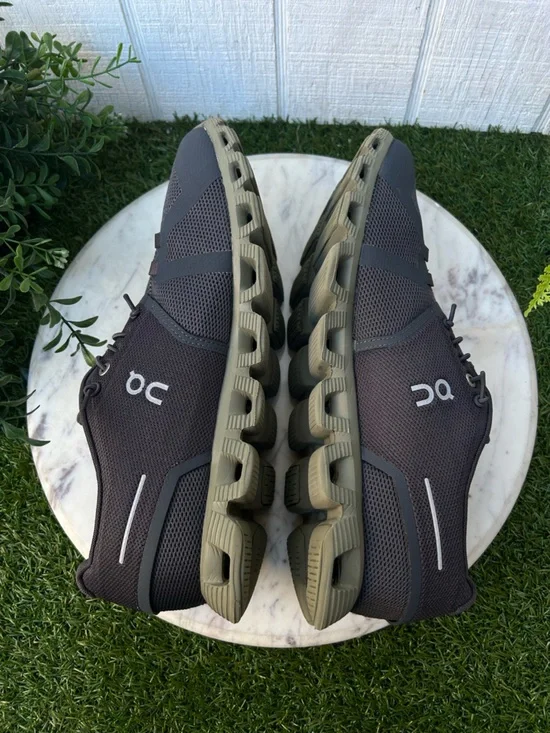 On Running Cloud 5
(Eclipse/Grove) Men’s Sneakers  size 10 gently used - Picture 11 of 16